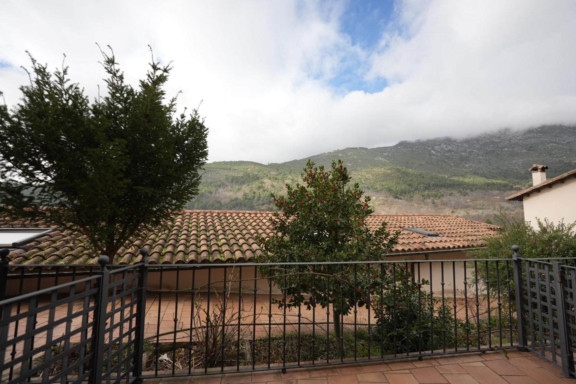 Hotel Rural Y Restaurante, Rinconcito De Gredos Cuevas Del Valle エクステリア 写真