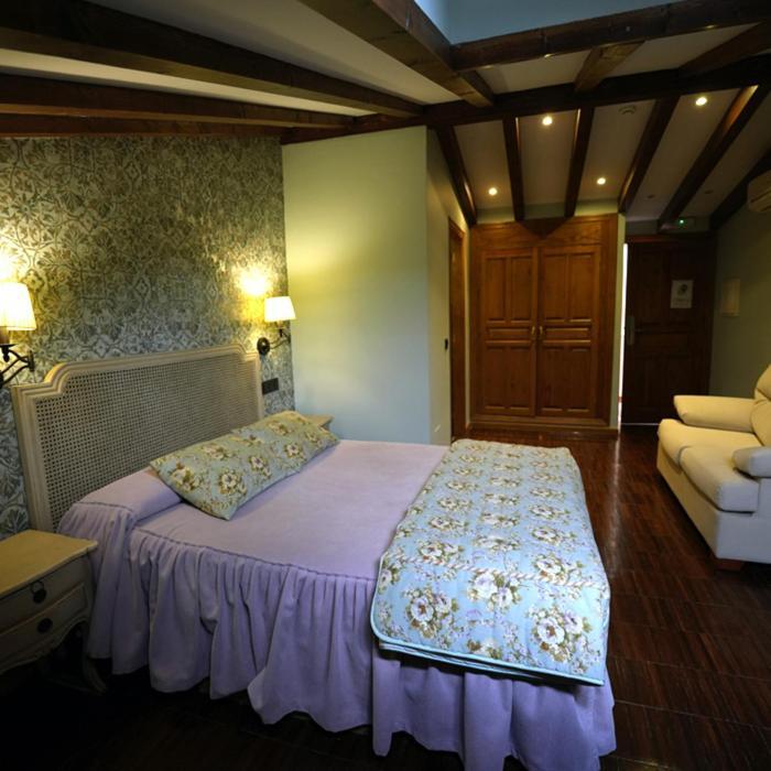Hotel Rural Y Restaurante, Rinconcito De Gredos Cuevas Del Valle エクステリア 写真